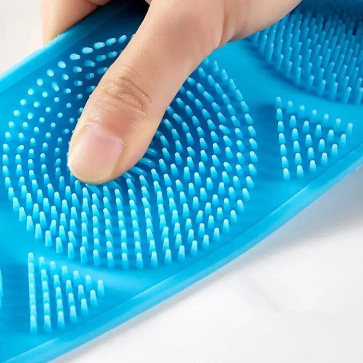 Gentle silicone scrubber ideal for sensitive skin and daily use