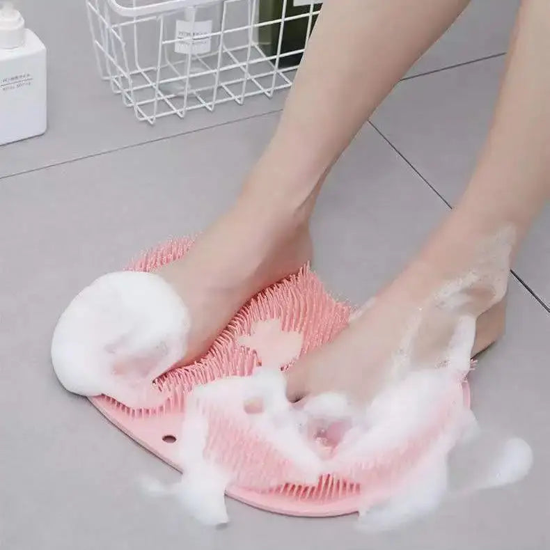 Hygienic silicone back scrubber with moisture-repelling design
